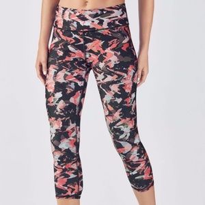 Fabletics Salar Capri Leggings